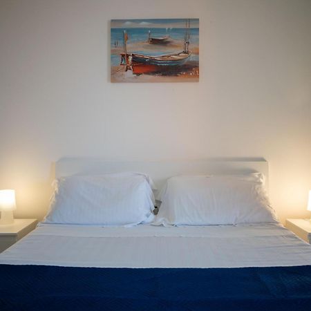 Villa Seaside - Beach Retreat With Jacuzzi Сиракузы Экстерьер фото