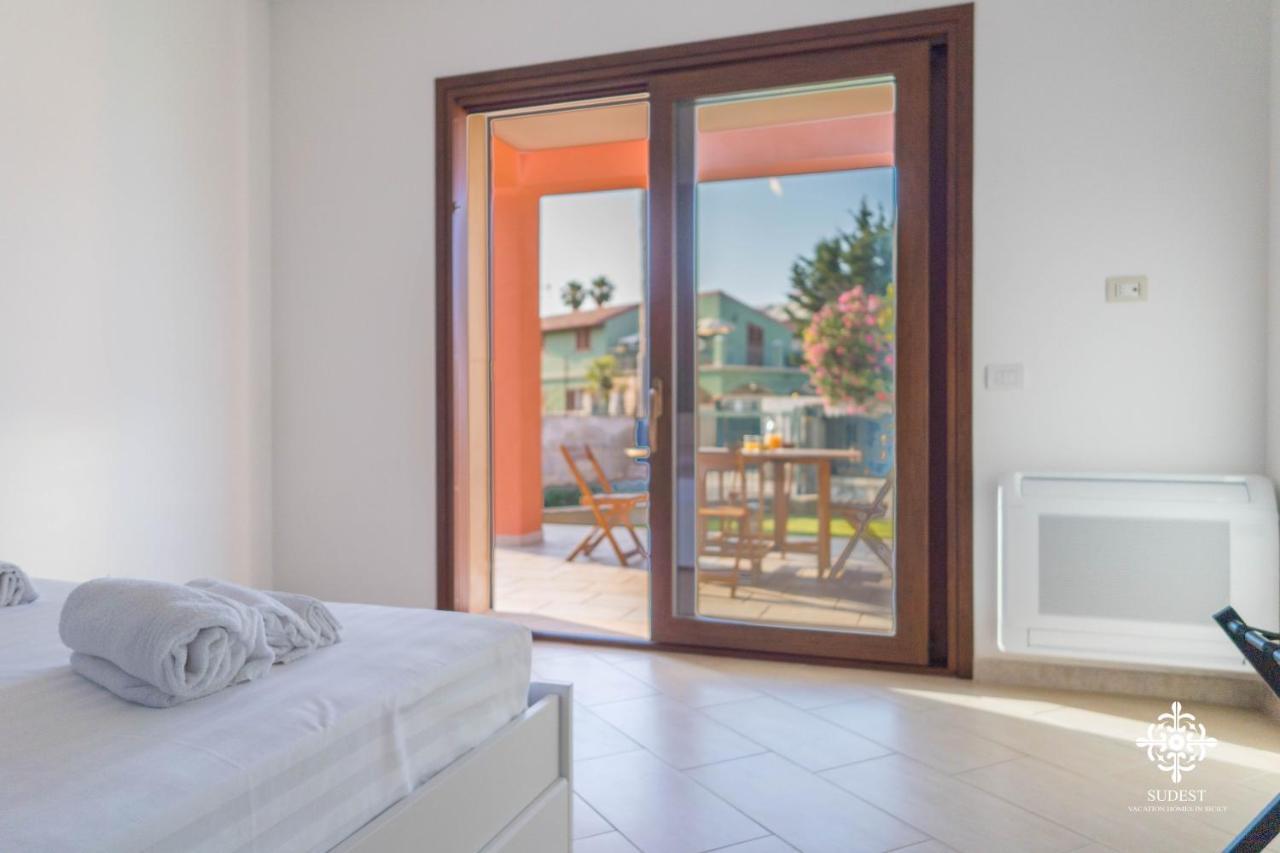Villa Seaside - Beach Retreat With Jacuzzi Сиракузы Экстерьер фото