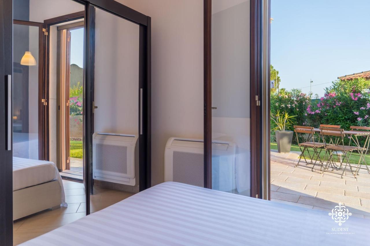 Villa Seaside - Beach Retreat With Jacuzzi Сиракузы Экстерьер фото