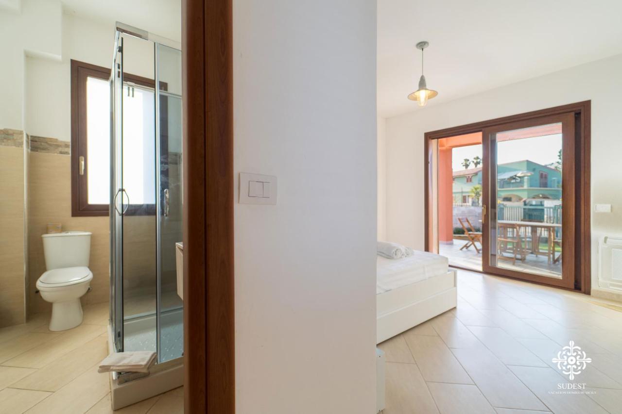 Villa Seaside - Beach Retreat With Jacuzzi Сиракузы Экстерьер фото