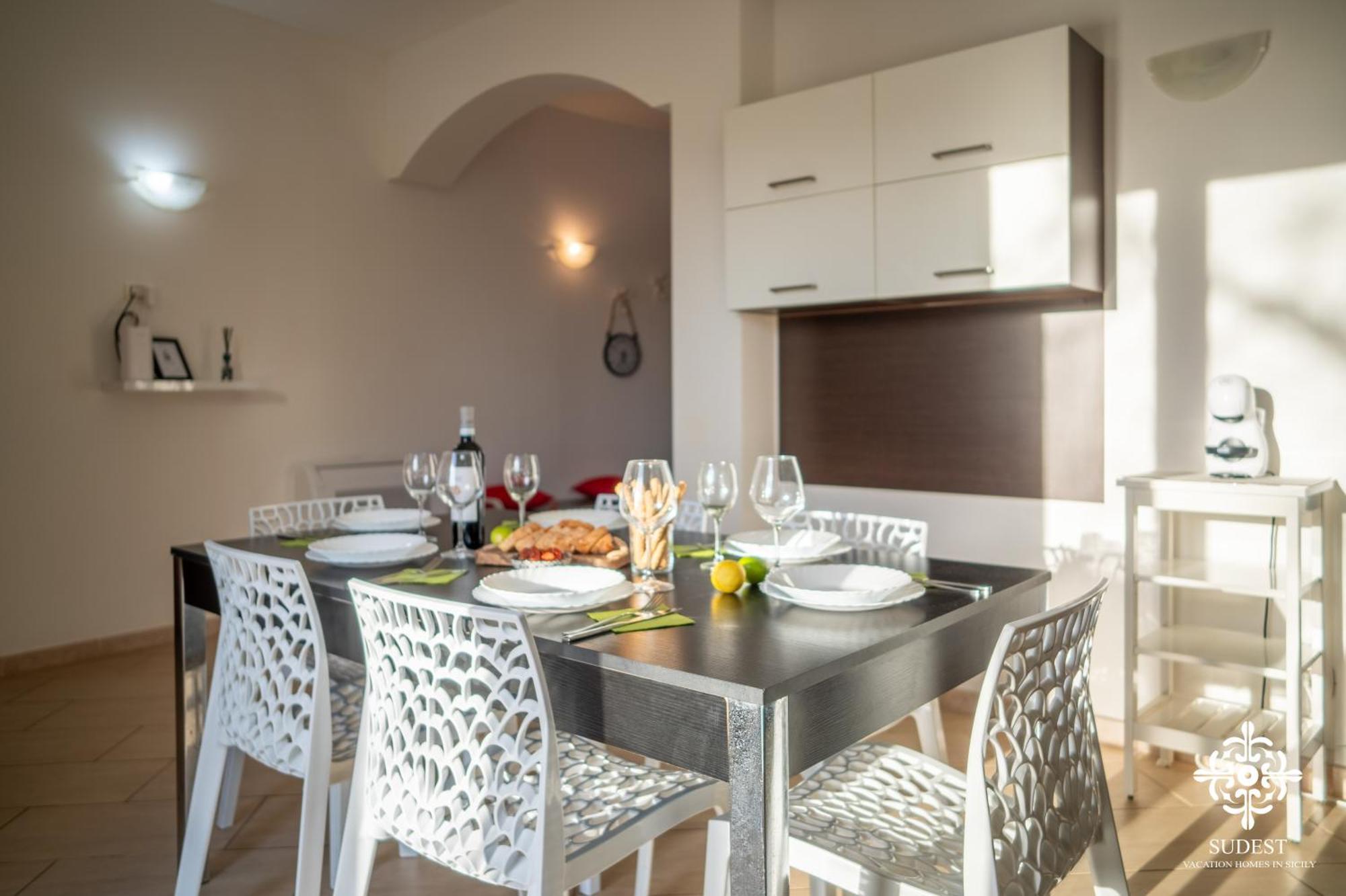Villa Seaside - Beach Retreat With Jacuzzi Сиракузы Экстерьер фото